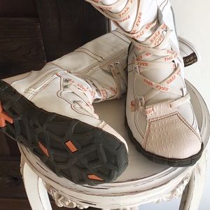 TMA Eyes, white boots, size 8